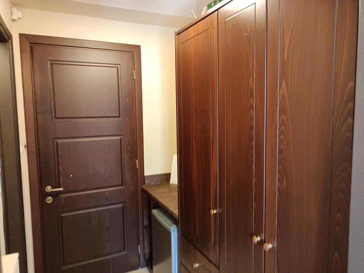 Spartacus House מלון 3*