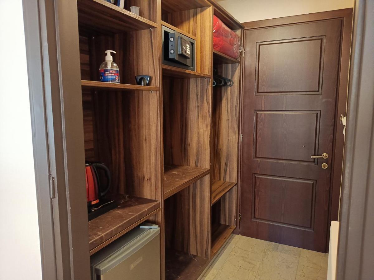 Spartacus House מלון