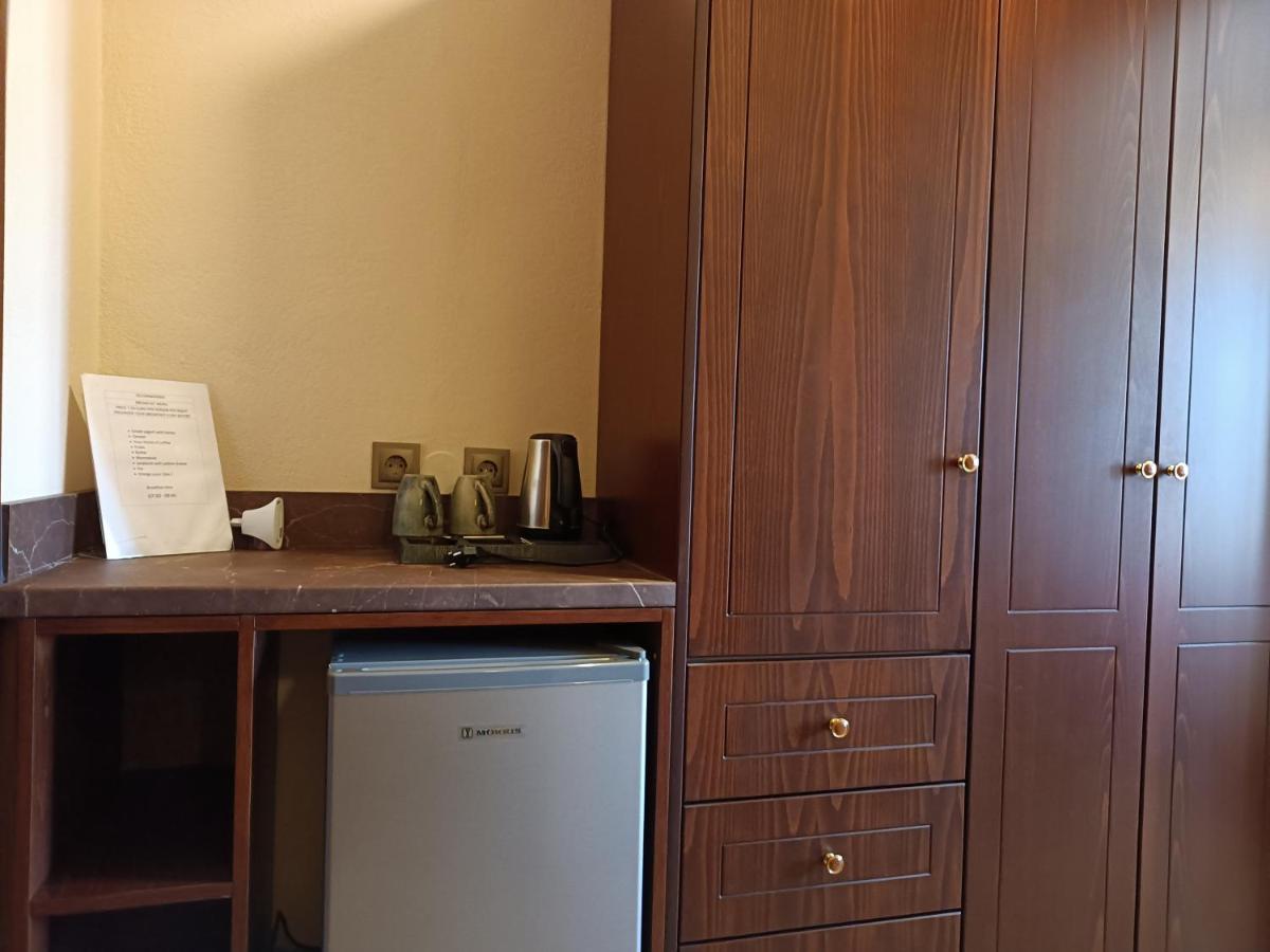 מלון Spartacus House 3*